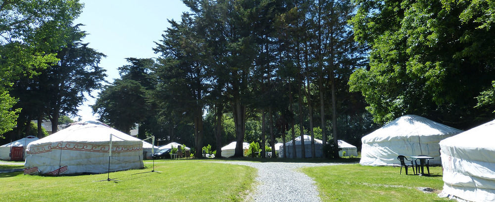 Village De Yourtes Beaussais Sur Mer Exterior foto